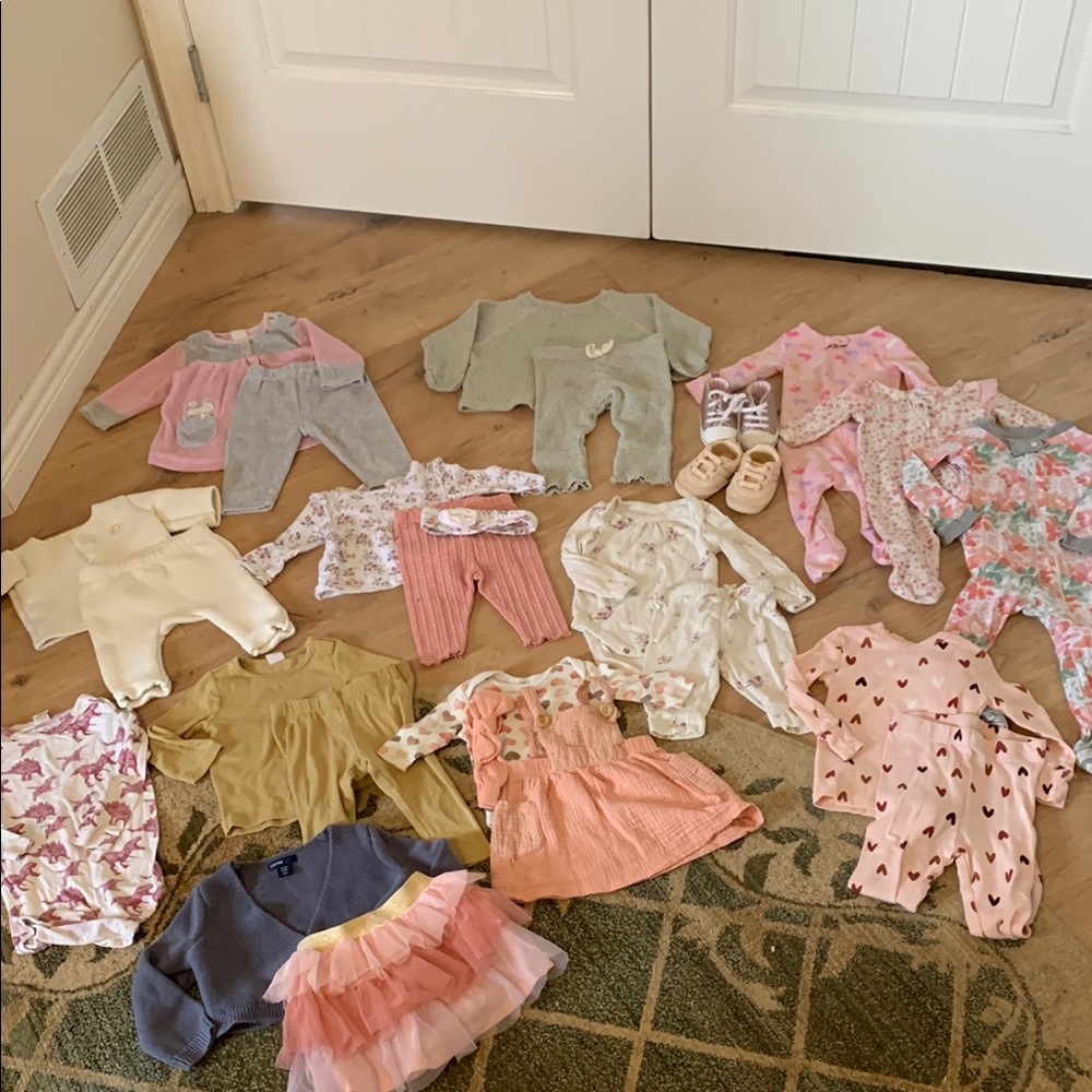 Girl Outfit Bundle - 0-12 mo - 13 sets